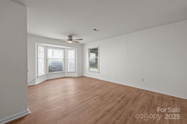 6203 Rosecroft Drive, Charlotte, NC 28215