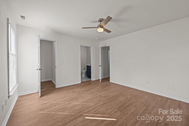 6203 Rosecroft Drive, Charlotte, NC 28215