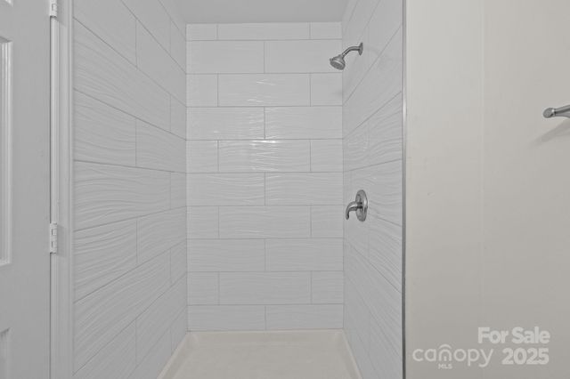 6203 Rosecroft Drive, Charlotte, NC 28215
