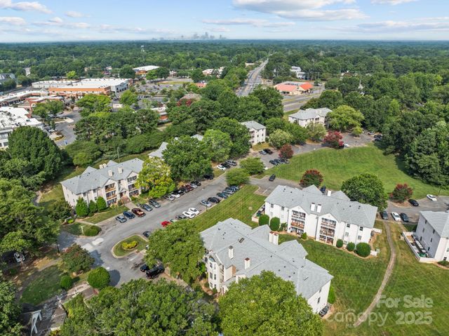6203 Rosecroft Drive, Charlotte, NC 28215