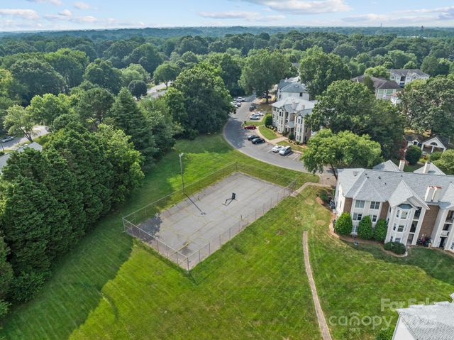 6203 Rosecroft Drive, Charlotte, NC 28215
