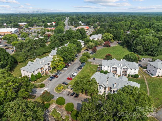 6203 Rosecroft Drive, Charlotte, NC 28215
