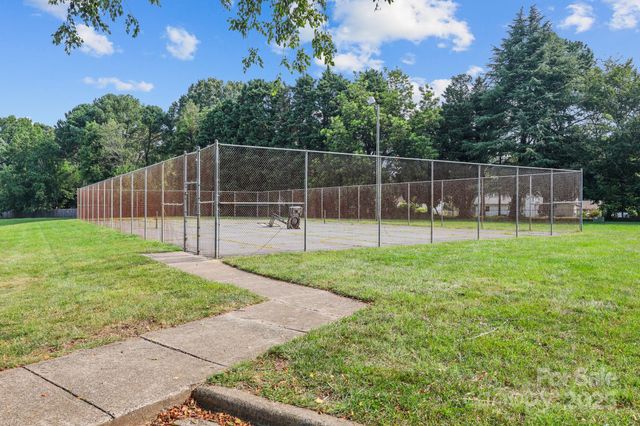 6203 Rosecroft Drive, Charlotte, NC 28215