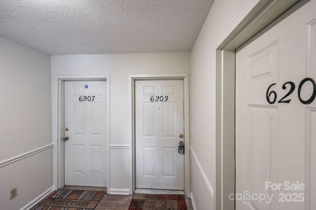 6203 Rosecroft Drive, Charlotte, NC 28215