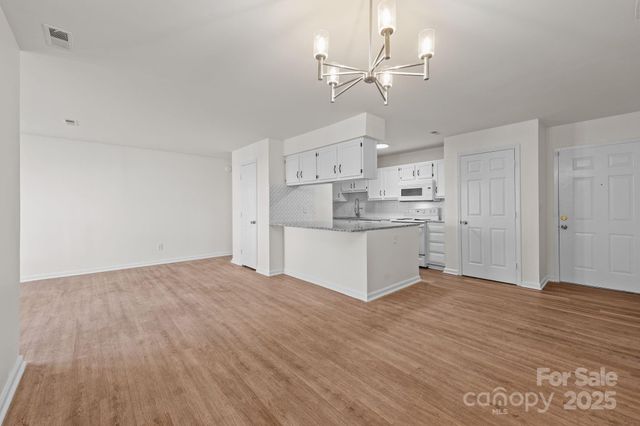 6203 Rosecroft Drive, Charlotte, NC 28215