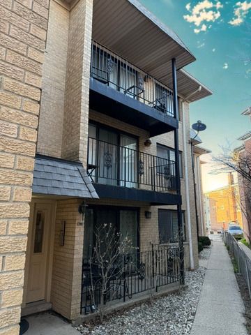 5506 W HIGGINS Avenue 3, Chicago, IL 60630