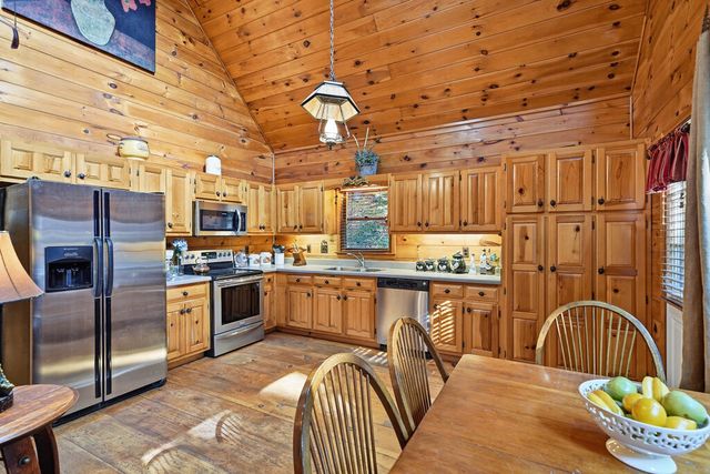 153 Blackberry Falls Drive, Ellijay, GA 30540