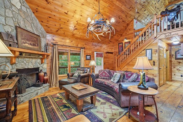 153 Blackberry Falls Drive, Ellijay, GA 30540
