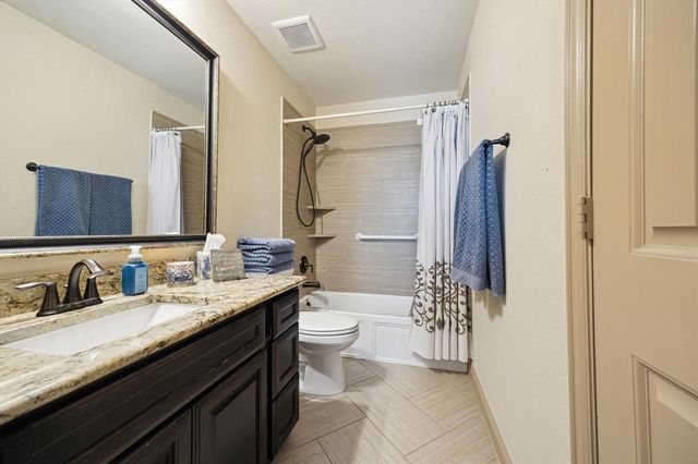 2325 Vineyard Terrace Lane, League City, TX 77573
