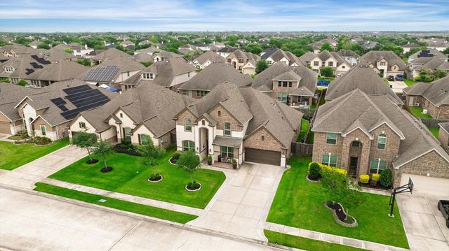 2325 Vineyard Terrace Lane, League City, TX 77573