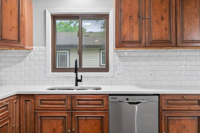 7535 Humboldt Circle N, Brooklyn Park, MN 55444