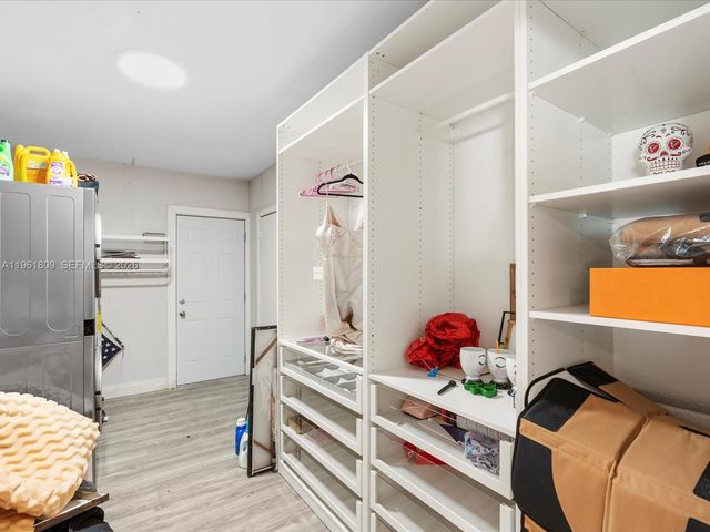 4709 Washington St, Hollywood, FL 33021