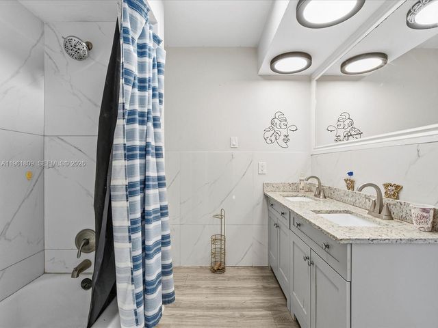 4709 Washington St, Hollywood, FL 33021