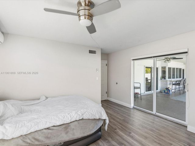 4709 Washington St, Hollywood, FL 33021