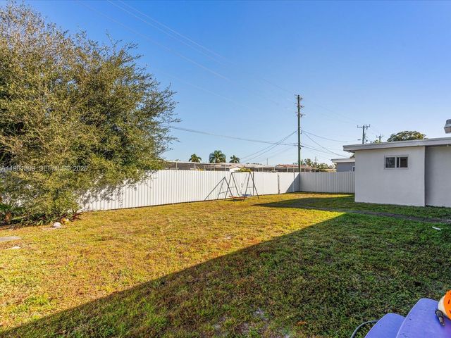 4709 Washington St, Hollywood, FL 33021