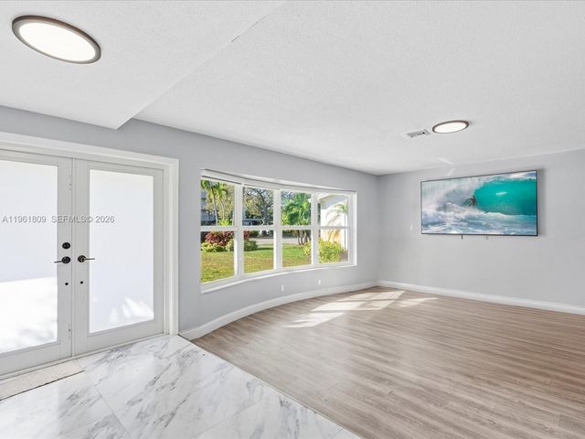 4709 Washington St, Hollywood, FL 33021