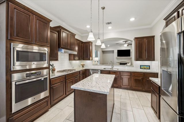 2809 Shadow Woods Court, Houston, TX 77043