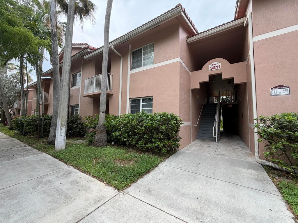 3211 Sabal Palm Manor 105, Davie, FL 33024