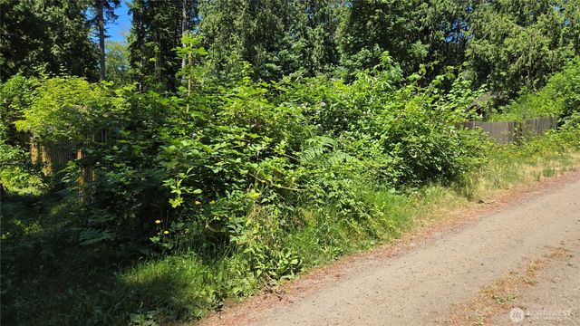 9287 NE Spruce Avenue, Indianola, WA 98342