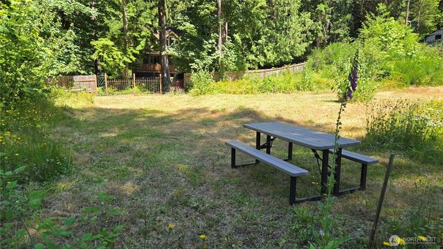 9287 NE Spruce Avenue, Indianola, WA 98342