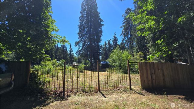 9287 NE Spruce Avenue, Indianola, WA 98342