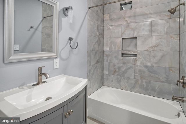 2112 EASTERN AVE, Baltimore, MD 21231