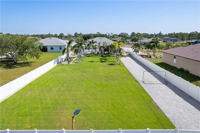 3609 8th ST SW, Lehigh Acres, FL 33976