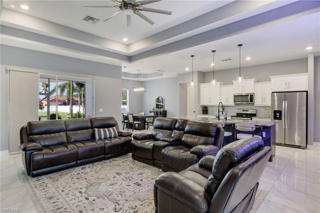 3609 8th ST SW, Lehigh Acres, FL 33976