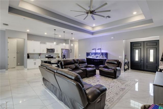 3609 8th ST SW, Lehigh Acres, FL 33976