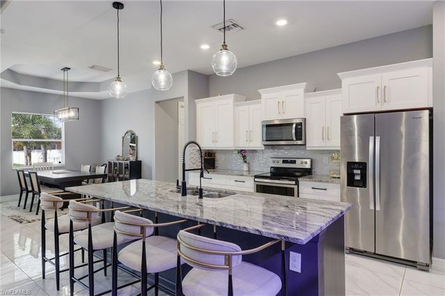 3609 8th ST SW, Lehigh Acres, FL 33976