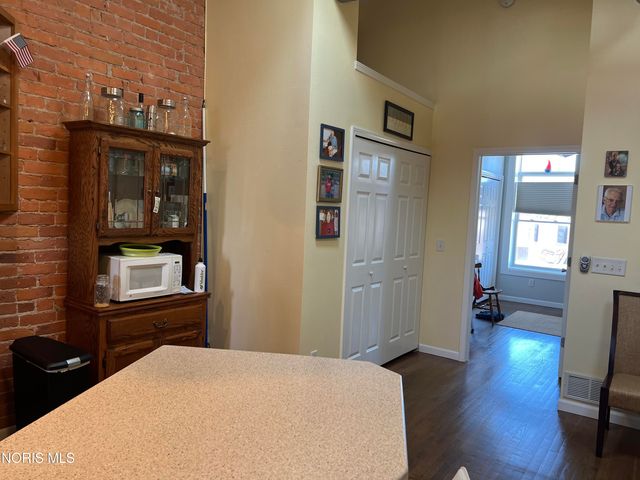 913 Washington Street, Toledo, OH 43604
