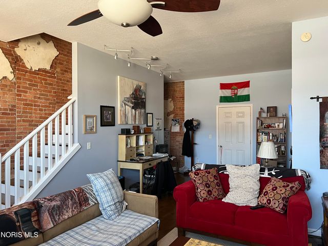 913 Washington Street, Toledo, OH 43604