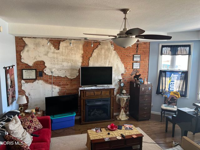 913 Washington Street, Toledo, OH 43604