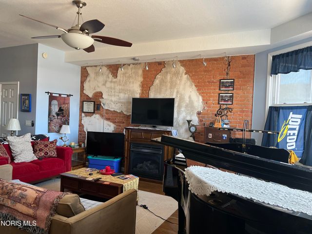 913 Washington Street, Toledo, OH 43604