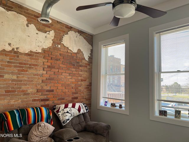 913 Washington Street, Toledo, OH 43604