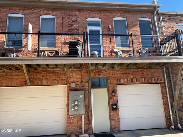 913 Washington Street, Toledo, OH 43604