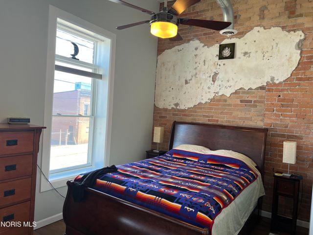 913 Washington Street, Toledo, OH 43604