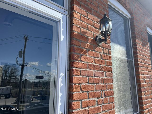 913 Washington Street, Toledo, OH 43604