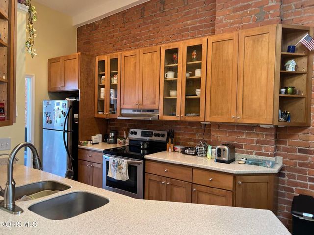 913 Washington Street, Toledo, OH 43604