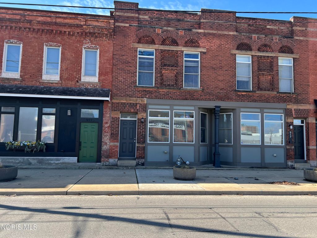913 Washington Street, Toledo, OH 43604