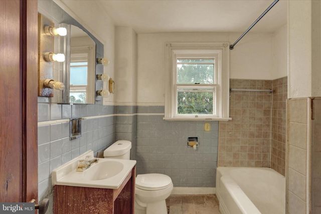 229 2ND AVE AVE, Hanover, PA 17331