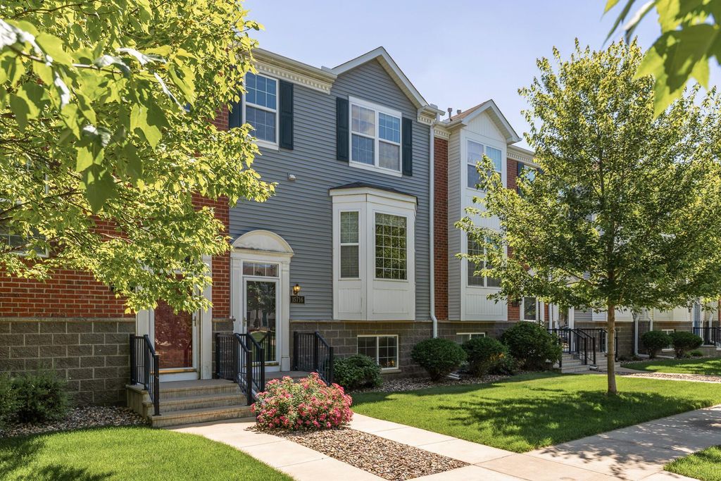 15716 Fox Circle, Apple Valley, MN 55124