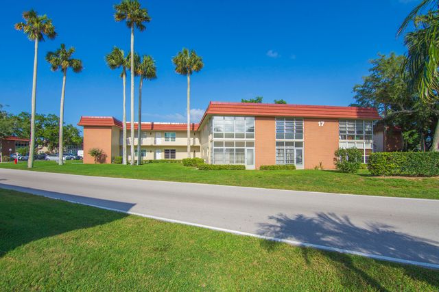 17 Vista Palm Lane 205, Vero Beach, FL 32962