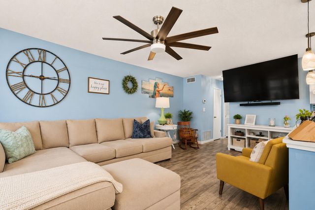17 Vista Palm Lane 205, Vero Beach, FL 32962