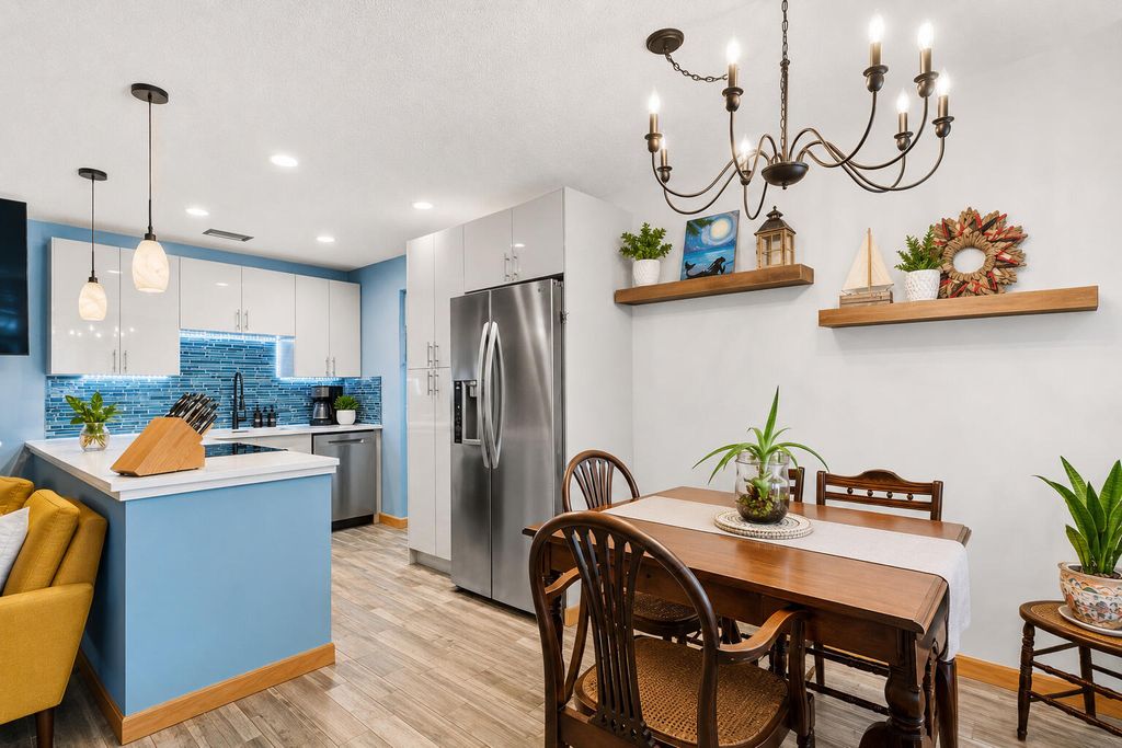 17 Vista Palm Lane 205, Vero Beach, FL 32962
