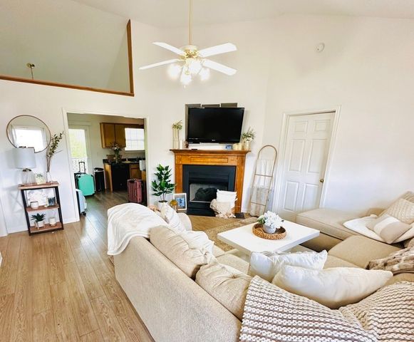 1028 Saddlestone Dr, Hermitage, TN 37076