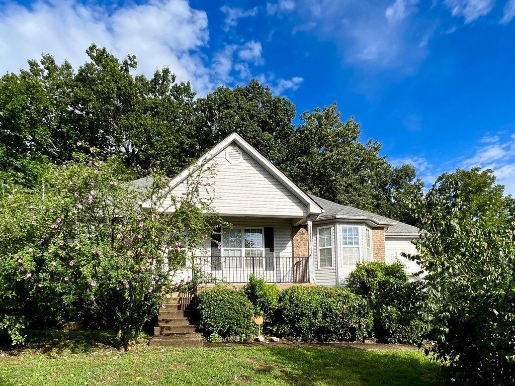 1028 Saddlestone Dr, Hermitage, TN 37076