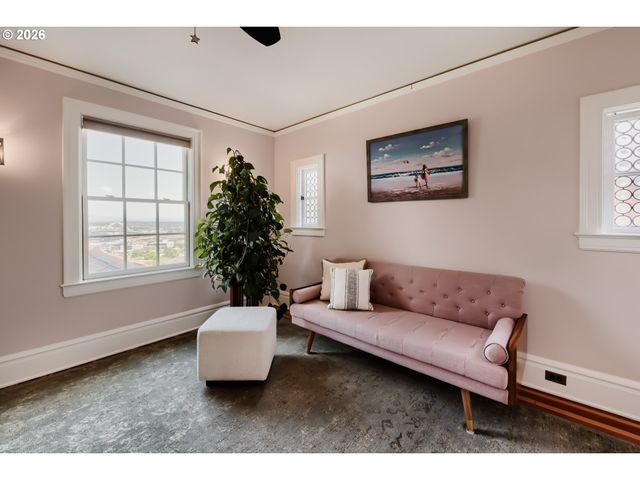 2833 Nw CUMBERLAND Rd, Portland, OR 97210