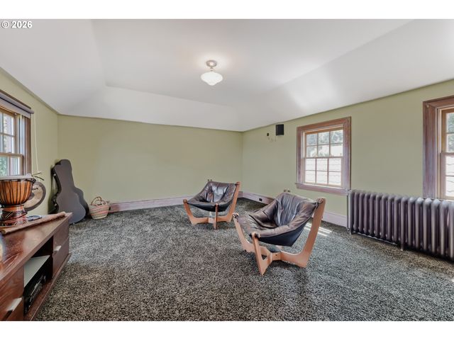 2833 Nw CUMBERLAND Rd, Portland, OR 97210
