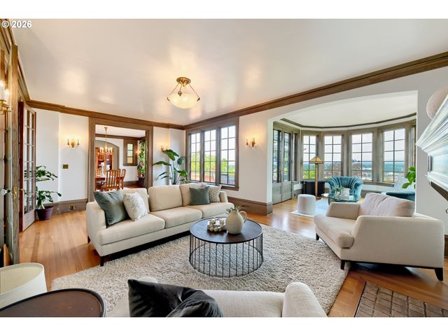 2833 Nw CUMBERLAND Rd, Portland, OR 97210